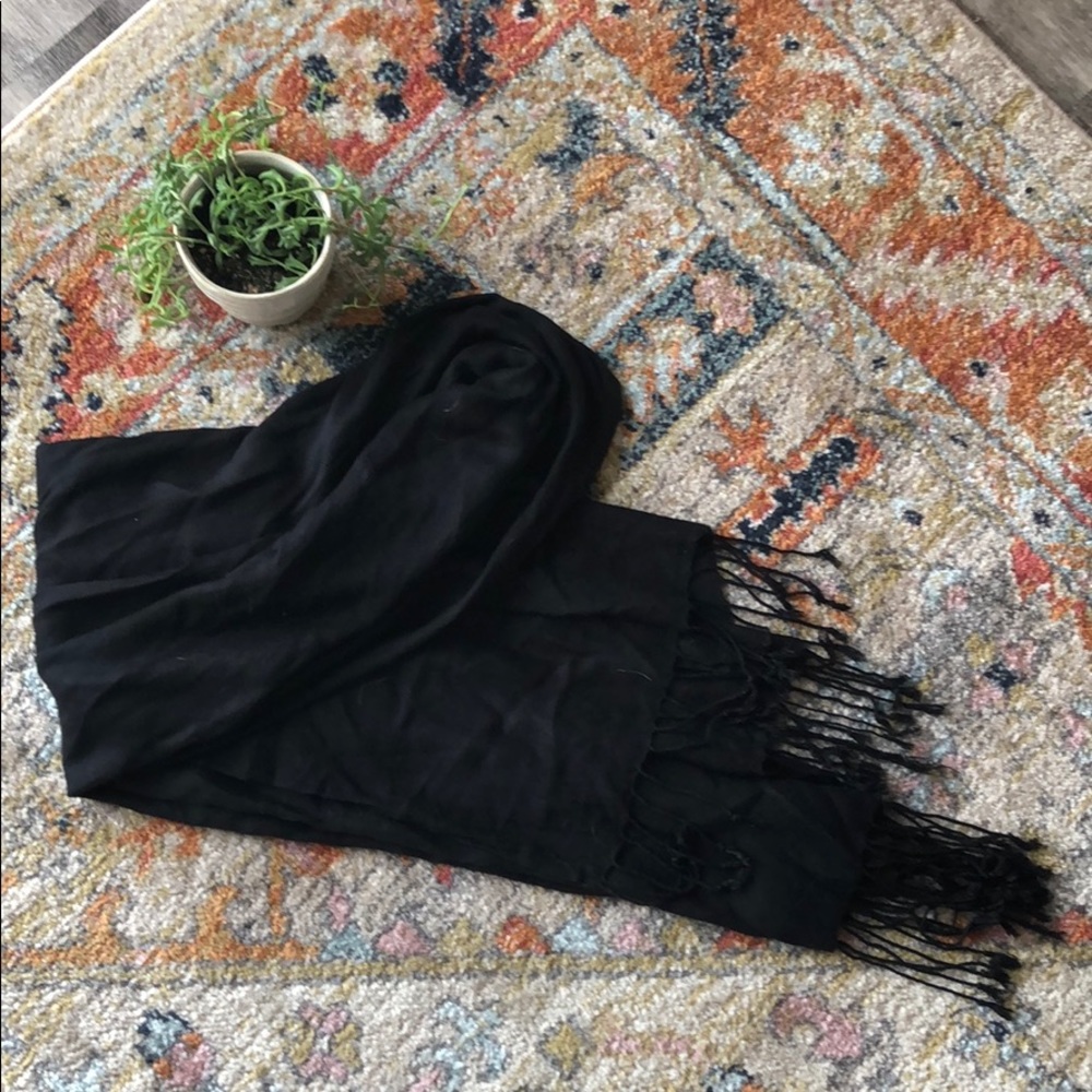 🧡Free with bundle | Soft Black Scarf